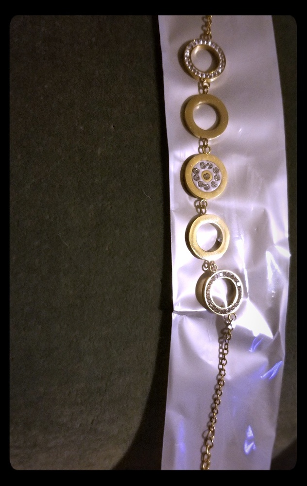 8" bracelet, gold tone, Bvlgari inspired Bulgari
